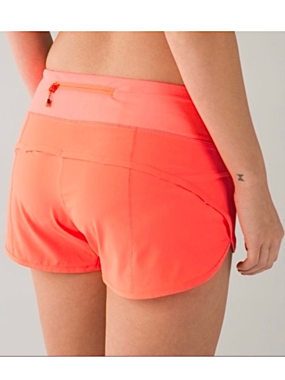 Lululemon Run Times 4” Shorts Size 4 Very Light Flare Coral Orange Pink W7A03S